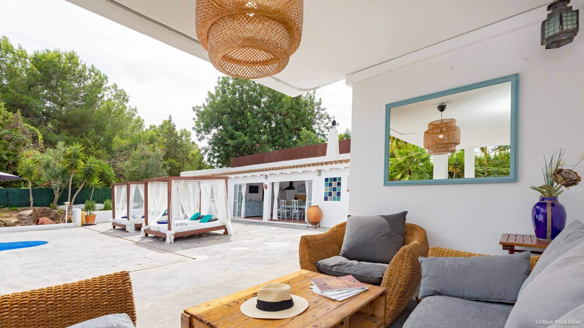 VILLA ISABELLE - 5 Bedrooms - San Rafael/Amnesia/UNVRS (Wak To Amenities) 