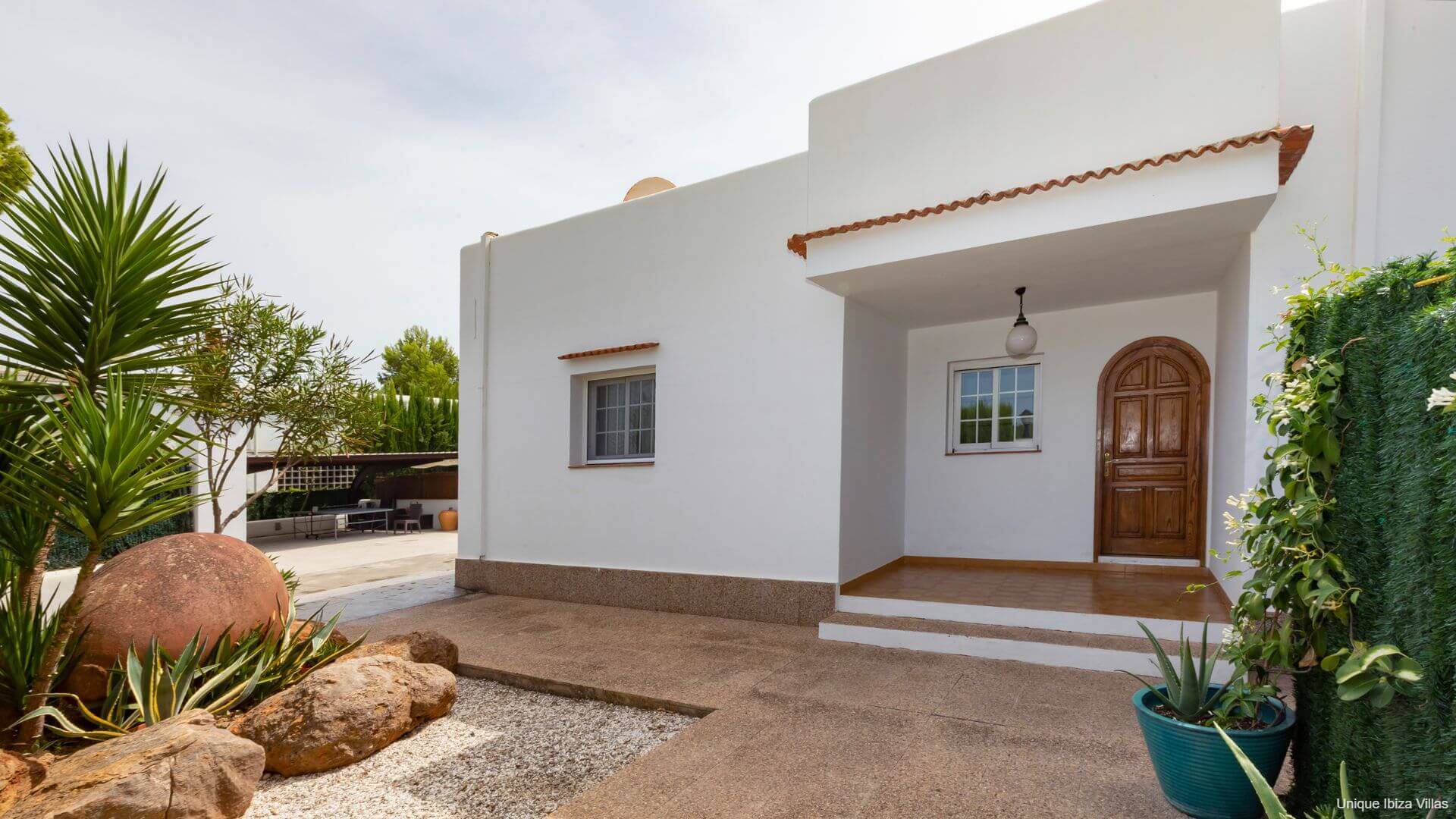 VILLA ISABELLE - 5 Bedrooms - San Rafael/Amnesia/UNVRS (Wak To Amenities) 