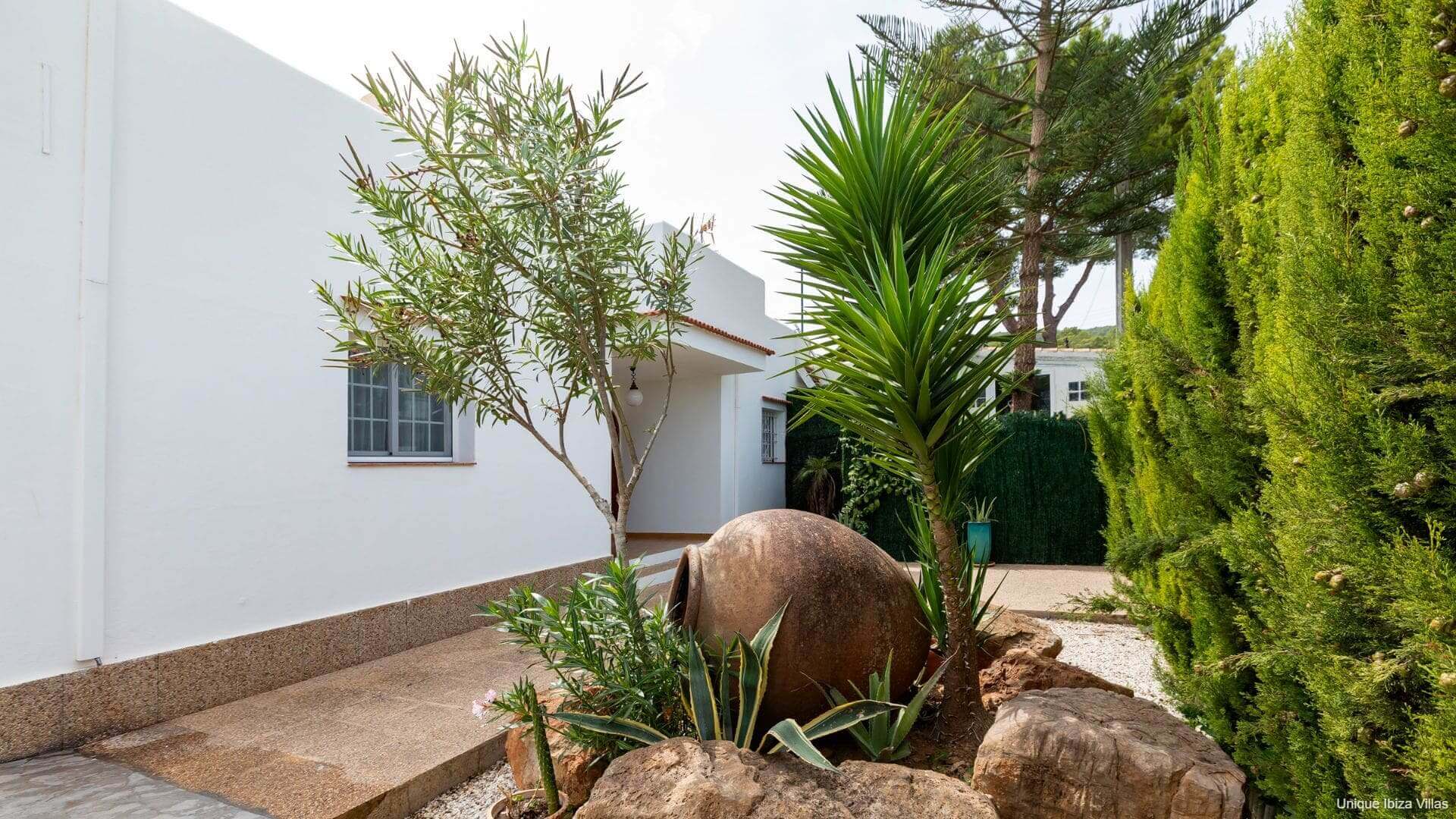 VILLA ISABELLE - 5 Bedrooms - San Rafael/Amnesia/UNVRS (Wak To Amenities) 