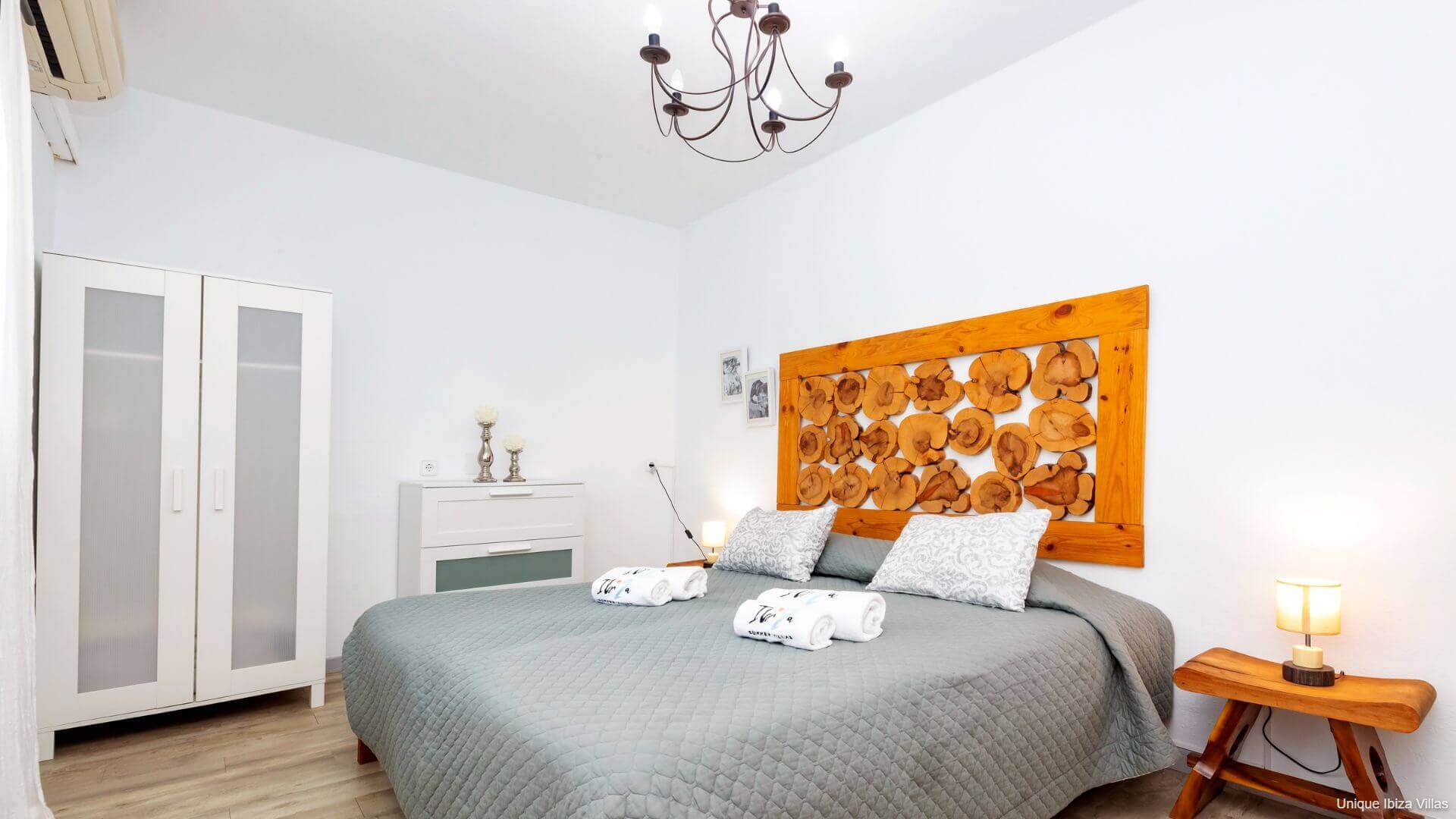 VILLA ISABELLE - 5 Bedrooms - San Rafael/Amnesia/UNVRS (Wak To Amenities) 
