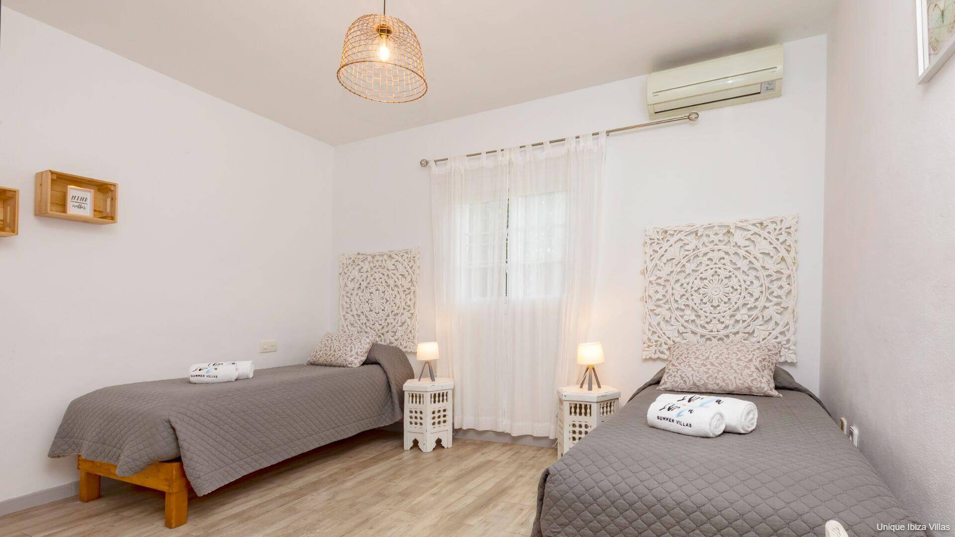 VILLA ISABELLE - 5 Bedrooms - San Rafael/Amnesia/UNVRS (Wak To Amenities) 