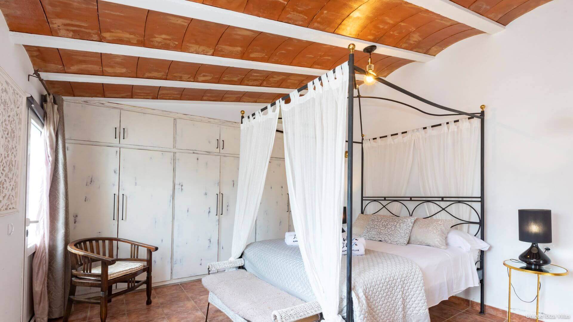 VILLA ISABELLE - 5 Bedrooms - San Rafael/Amnesia/UNVRS (Wak To Amenities) 