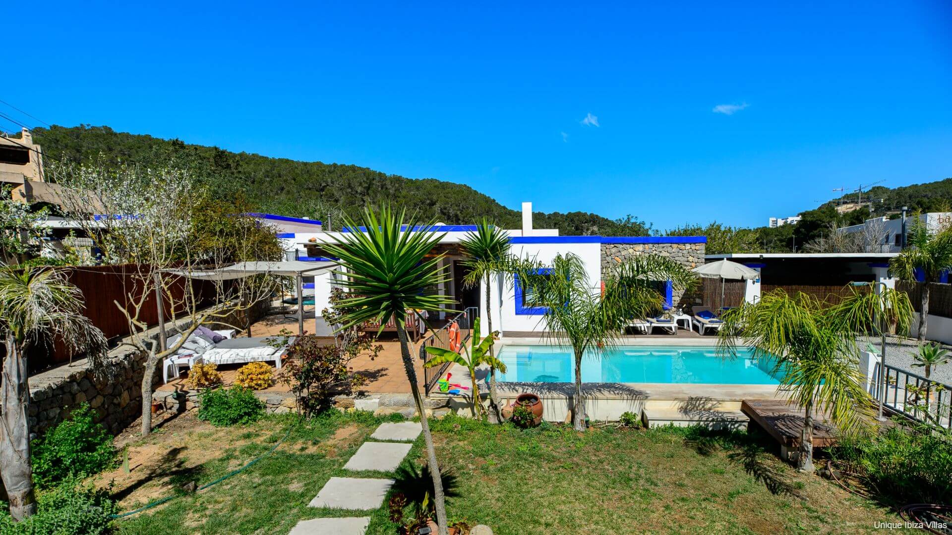 VILLA CAS PLA 33 - 3 Bedrooms - Puerto San Miguel (Walk To Beach)