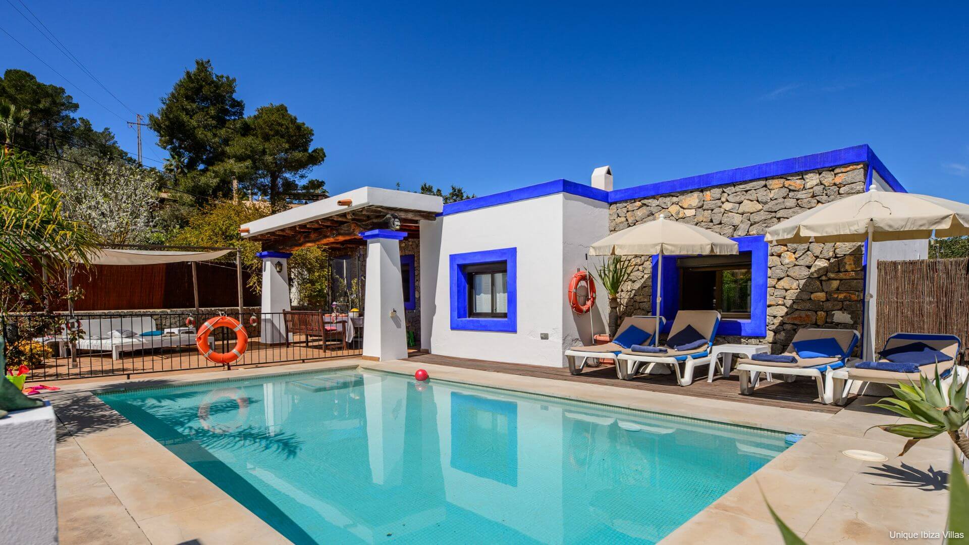 VILLA CAS PLA 33 - 3 Bedrooms - Puerto San Miguel (Walk To Beach)