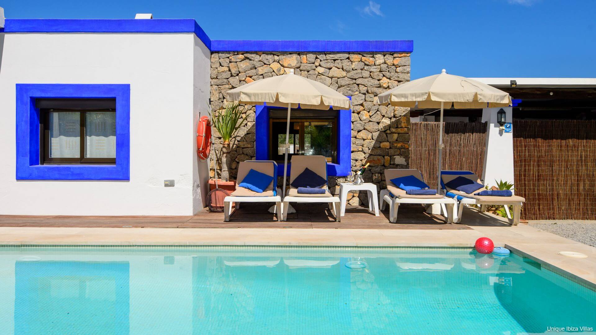 VILLA CAS PLA 33 - 3 Bedrooms - Puerto San Miguel (Walk To Beach)