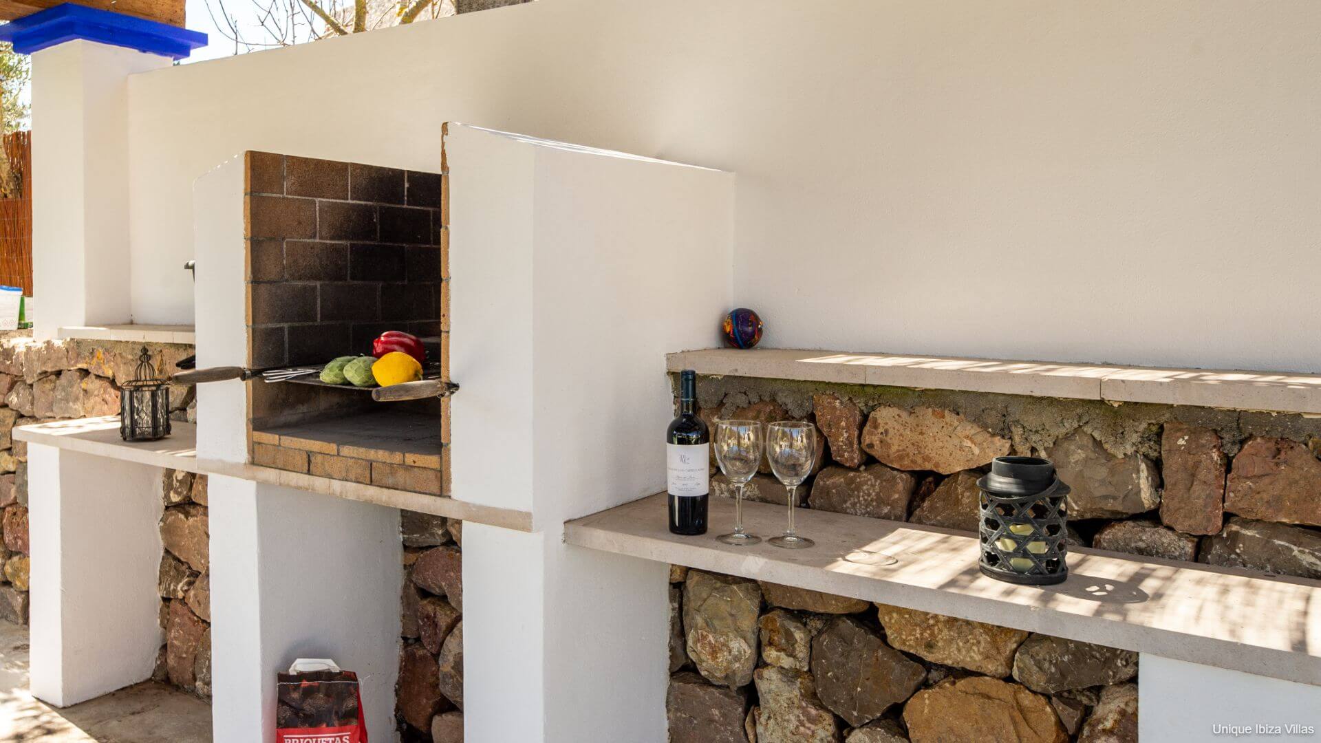 VILLA CAS PLA 33 - 3 Bedrooms - Puerto San Miguel (Walk To Beach)
