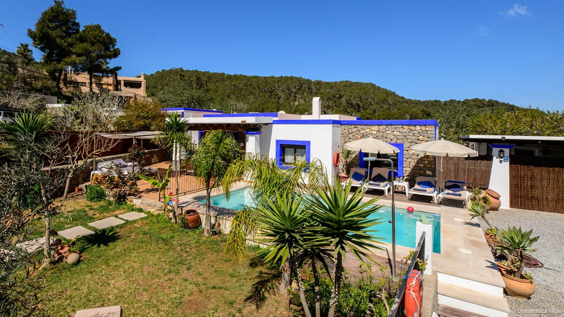 VILLA CAS PLA 33 - 3 Bedrooms - Puerto San Miguel (Walk To Beach)