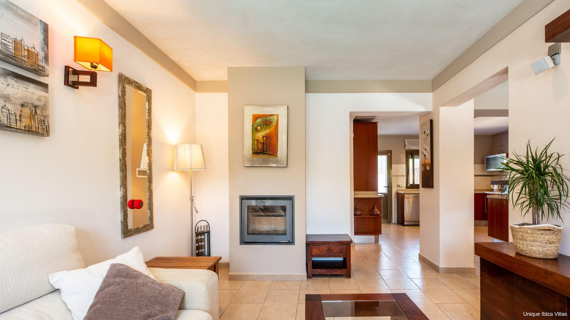 VILLA CAS PLA 33 - 3 Bedrooms - Puerto San Miguel (Walk To Beach)