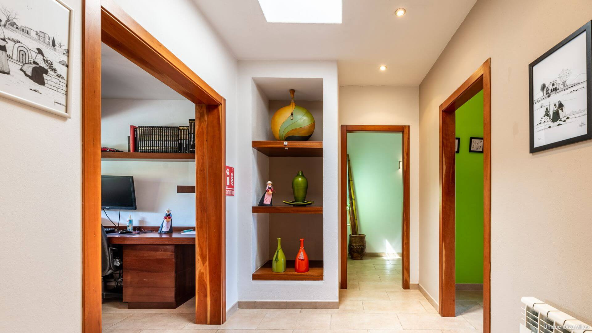VILLA CAS PLA 33 - 3 Bedrooms - Puerto San Miguel (Walk To Beach)