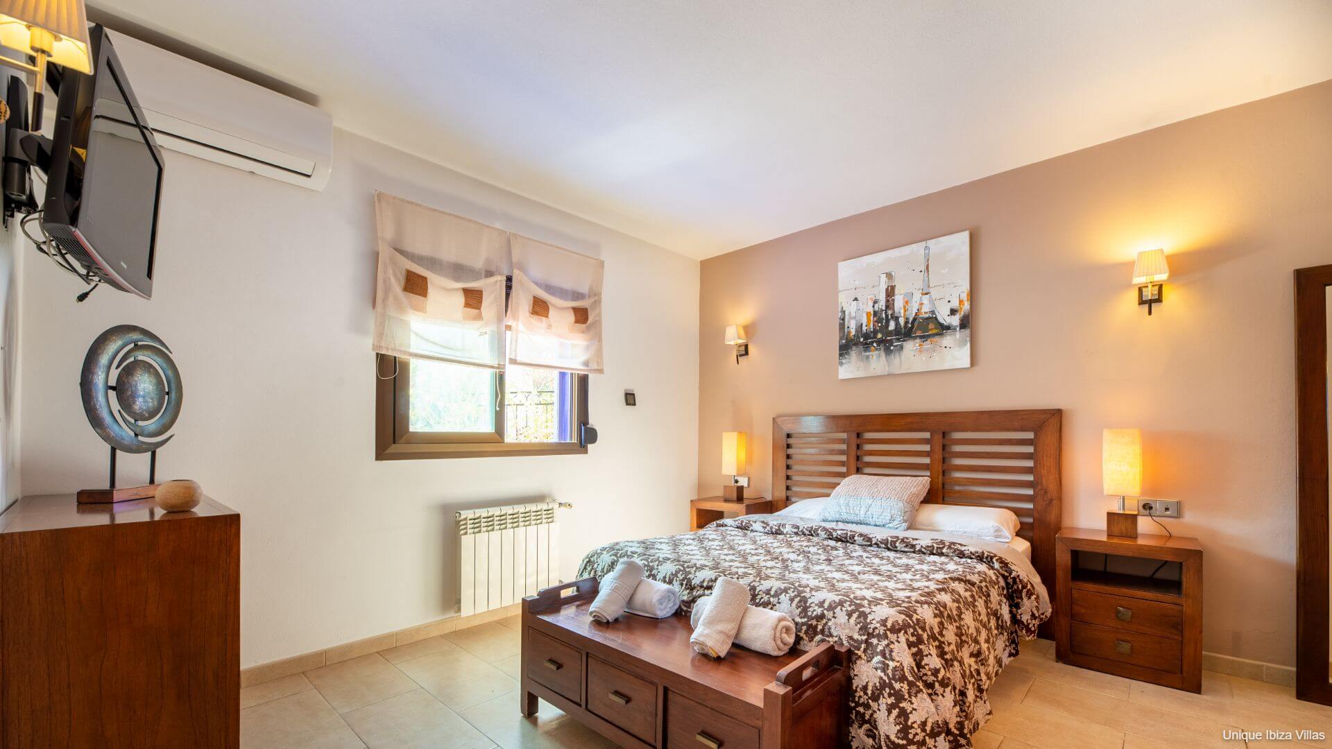 VILLA CAS PLA 33 - 3 Bedrooms - Puerto San Miguel (Walk To Beach)
