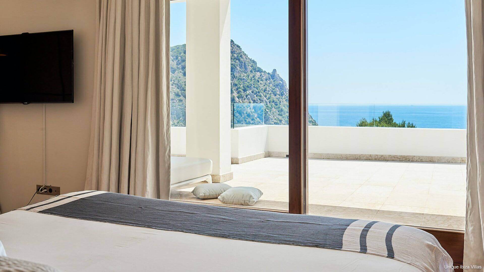 VILLA SERENA VISTA - 5 Bedrooms - Cala Llonga/Amante Ibiza