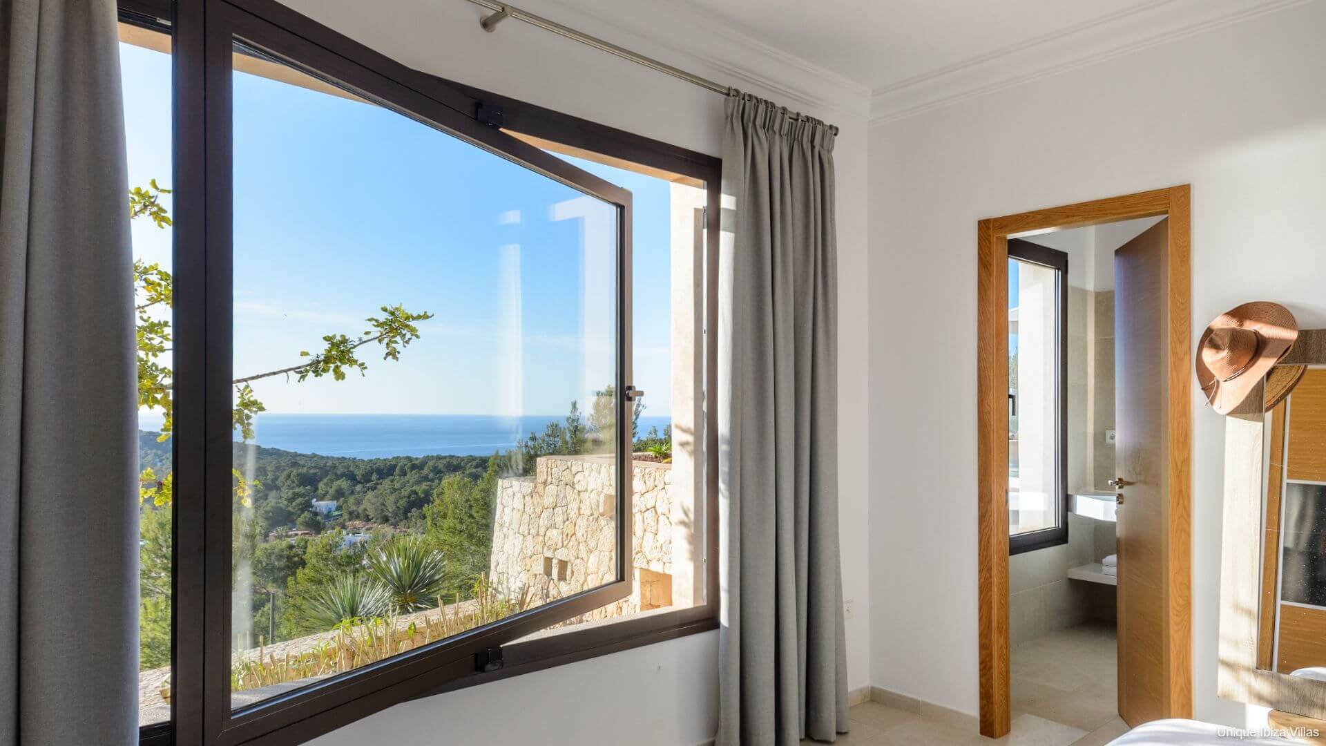 VILLA SA ROTA SUNSET VIEWS - 4 Bedrooms - San Antonio/Cala Gracio (Sunsets)