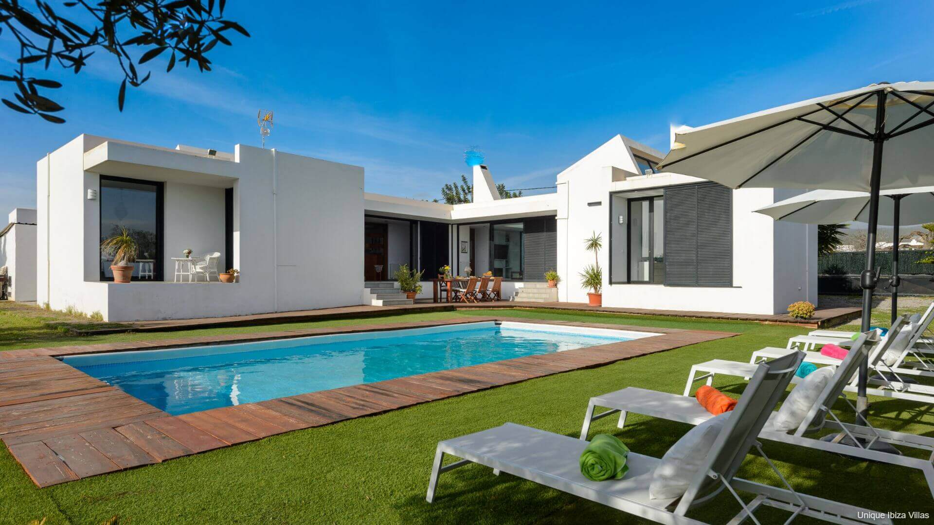 VILLA ANUR - 3 Bedrooms - San Jordi Near Playa den Bossa/Ibiza Town