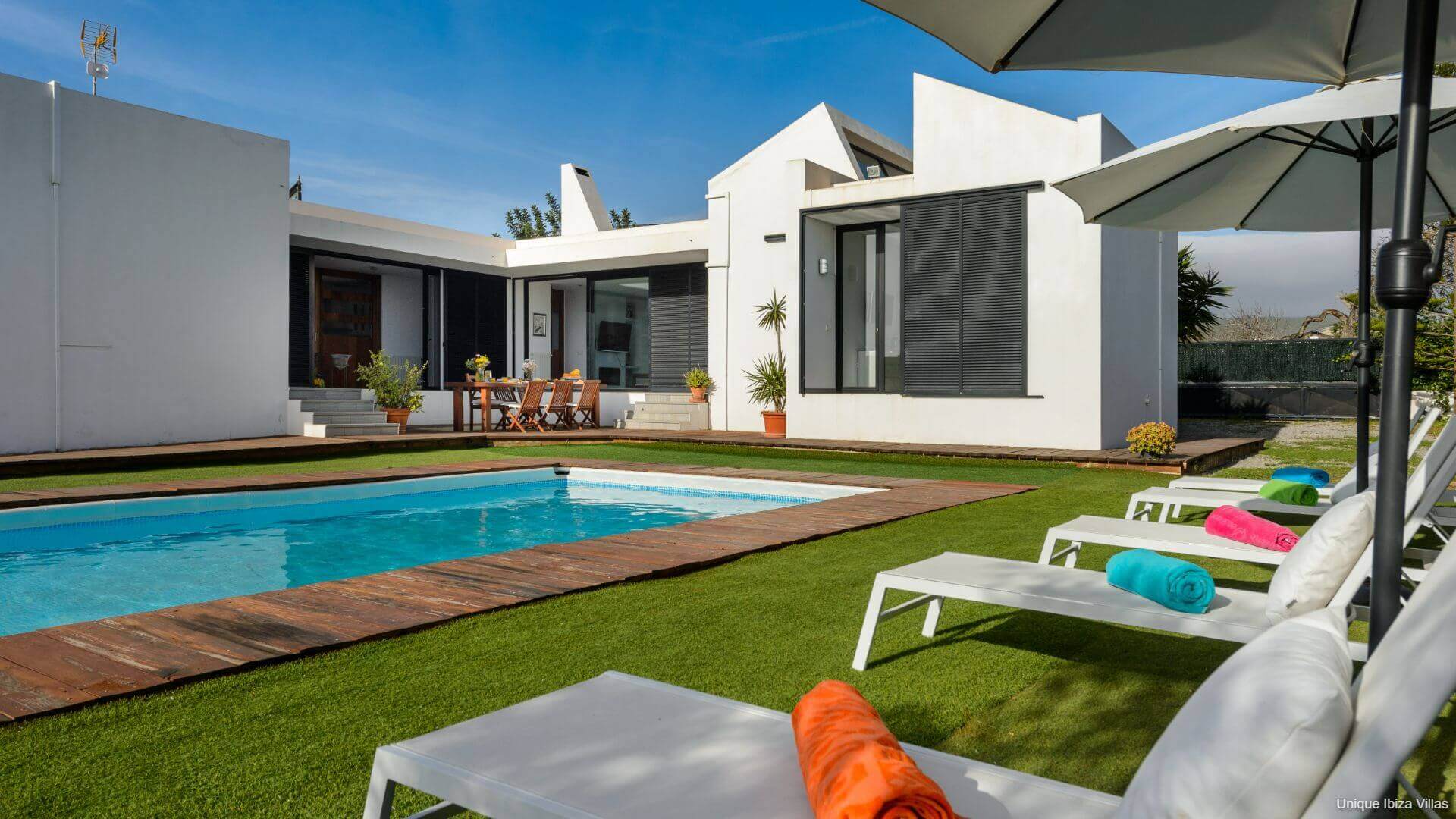 VILLA ANUR - 3 Bedrooms - San Jordi Near Playa den Bossa/Ibiza Town