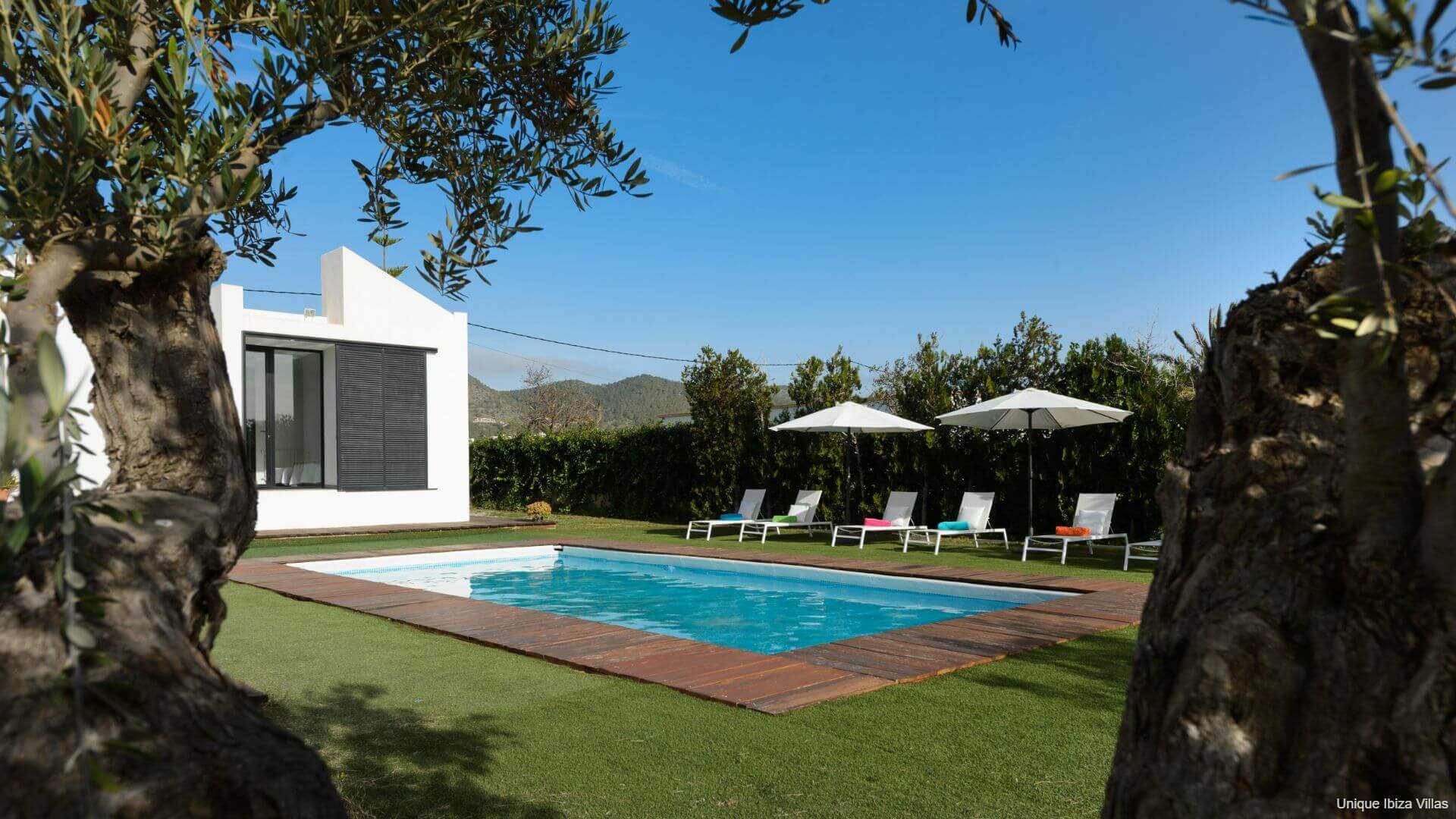 VILLA ANUR - 3 Bedrooms - San Jordi Near Playa den Bossa/Ibiza Town