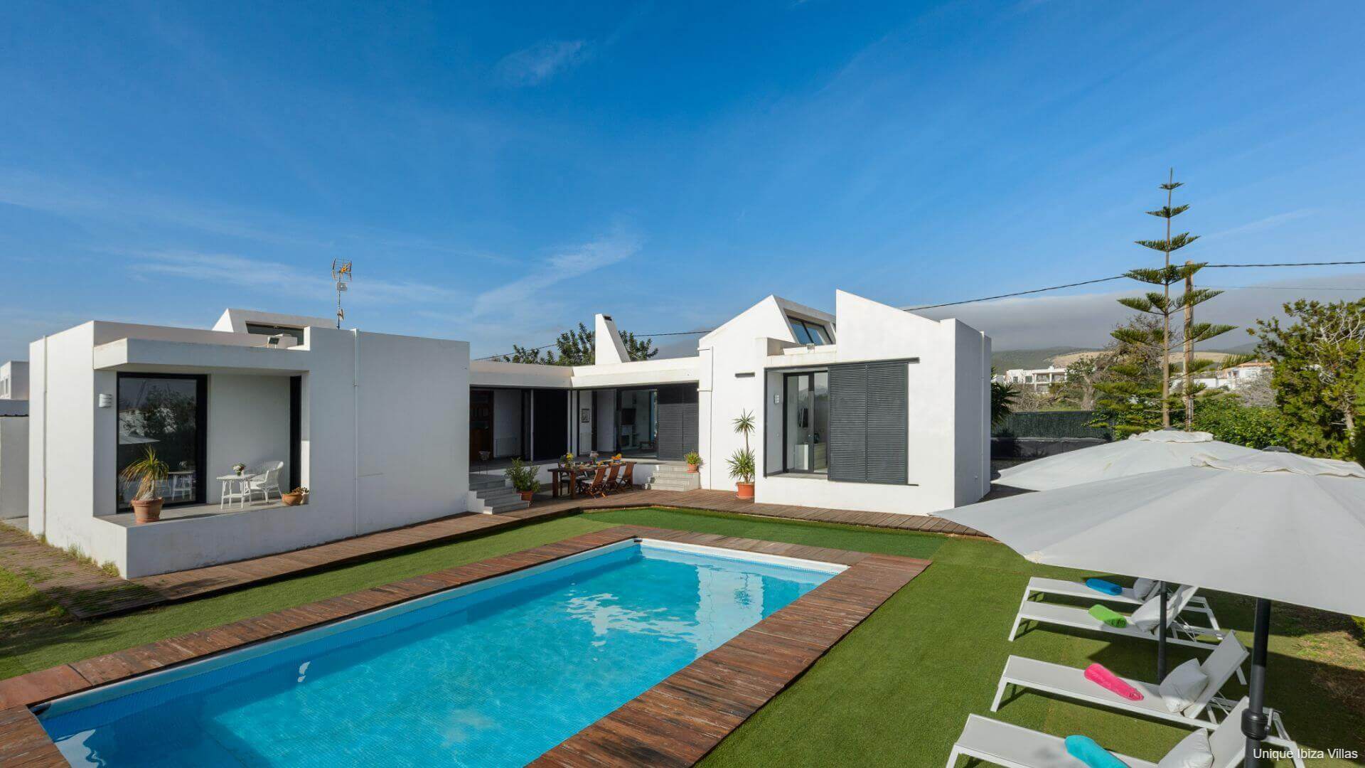 VILLA ANUR - 3 Bedrooms - San Jordi Near Playa den Bossa/Ibiza Town