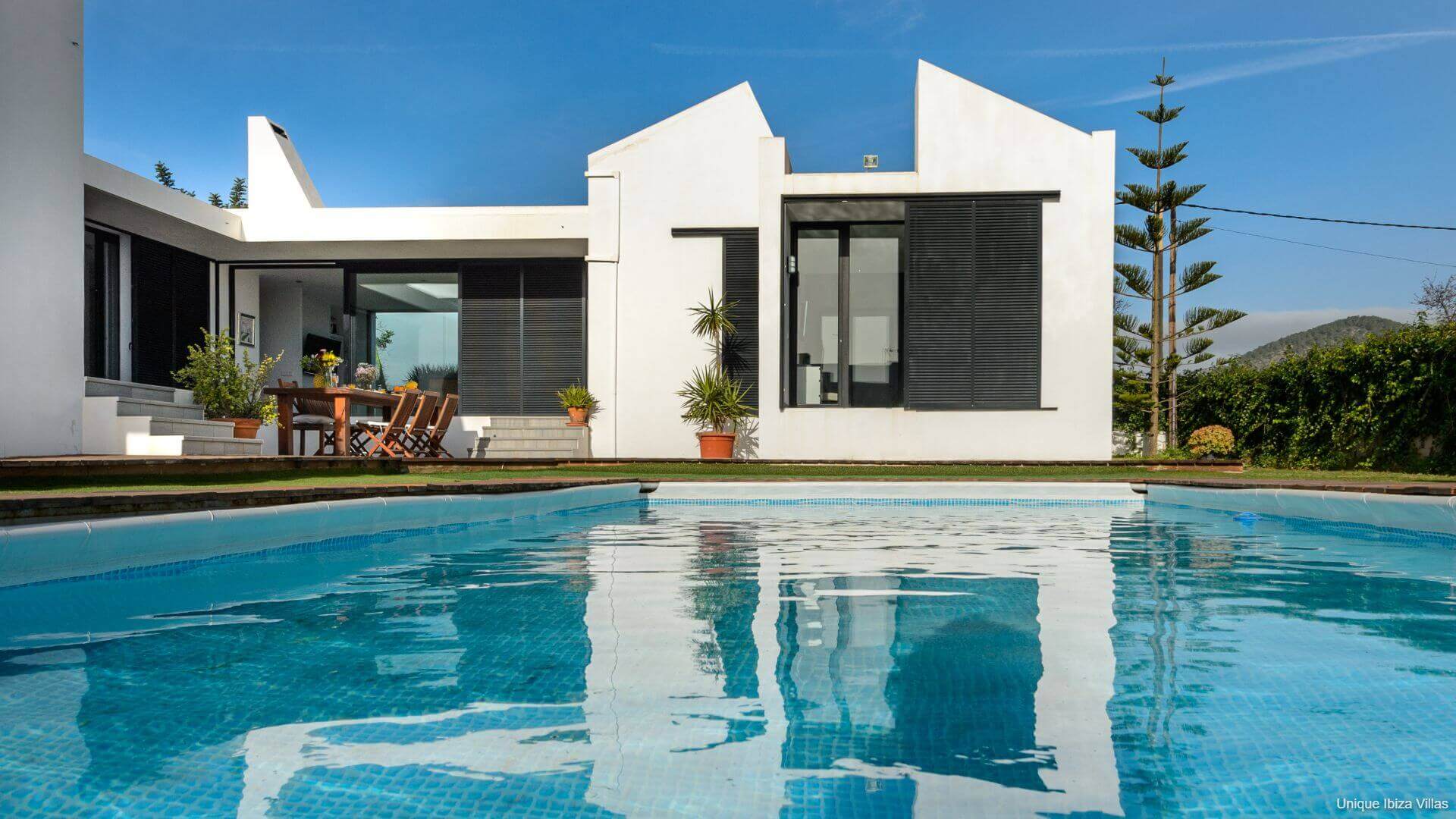VILLA ANUR - 3 Bedrooms - San Jordi Near Playa den Bossa/Ibiza Town