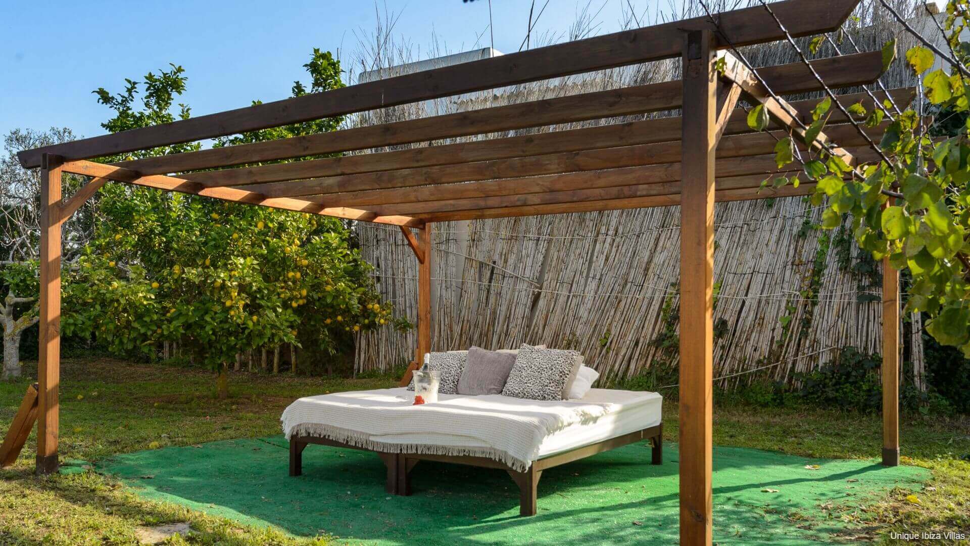 VILLA ANUR - 3 Bedrooms - San Jordi Near Playa den Bossa/Ibiza Town