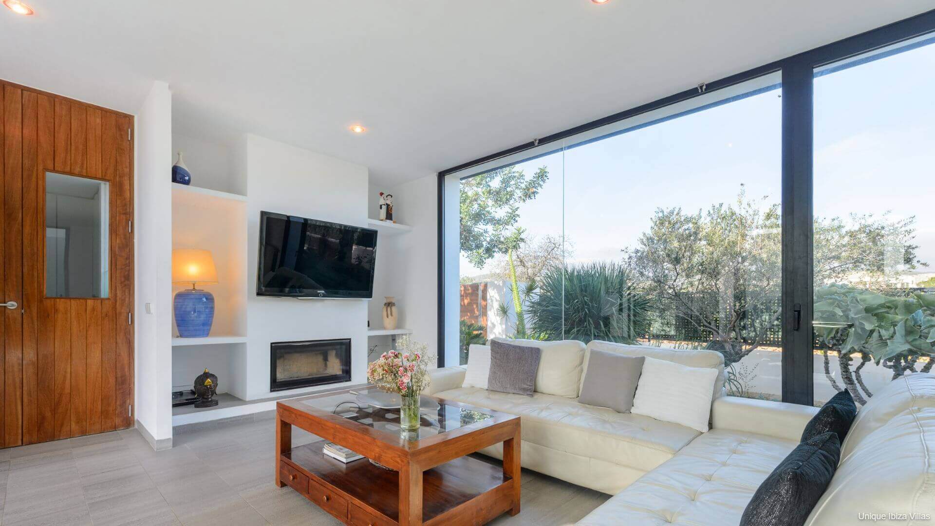 VILLA ANUR - 3 Bedrooms - San Jordi Near Playa den Bossa/Ibiza Town
