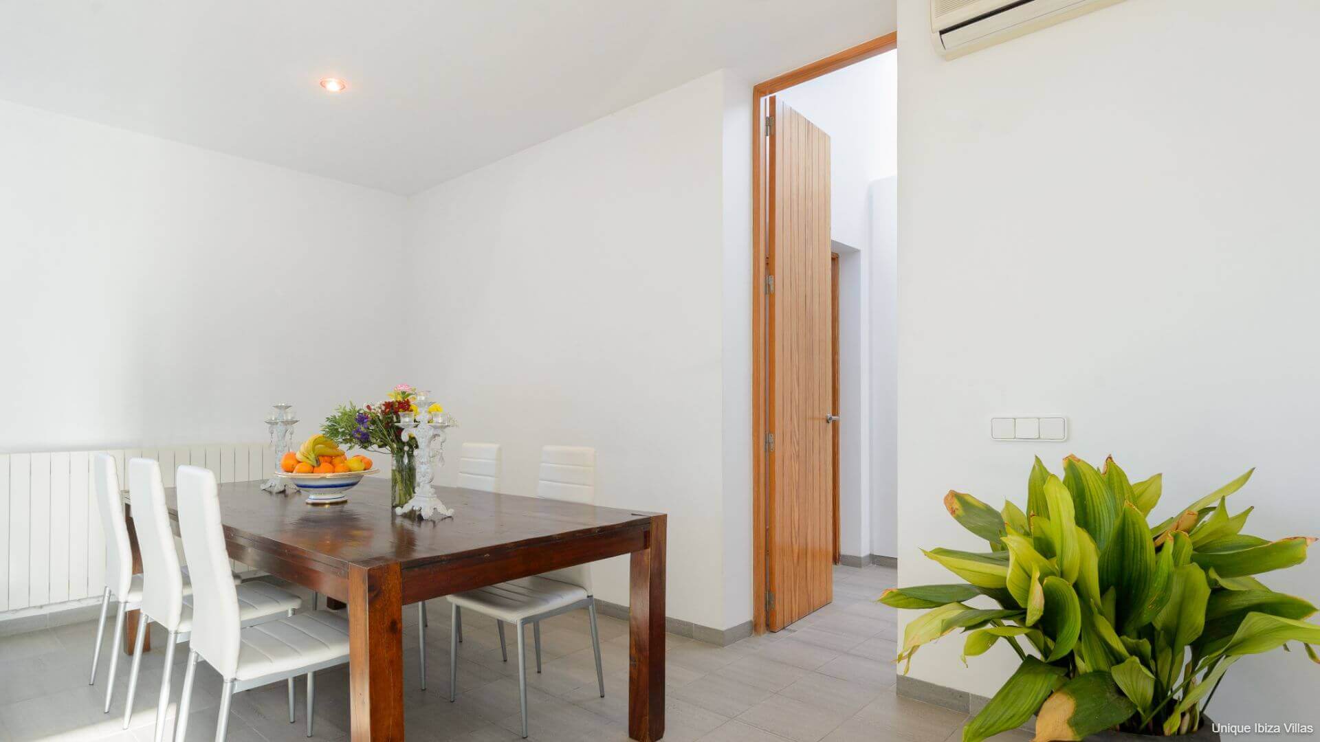 VILLA ANUR - 3 Bedrooms - San Jordi Near Playa den Bossa/Ibiza Town