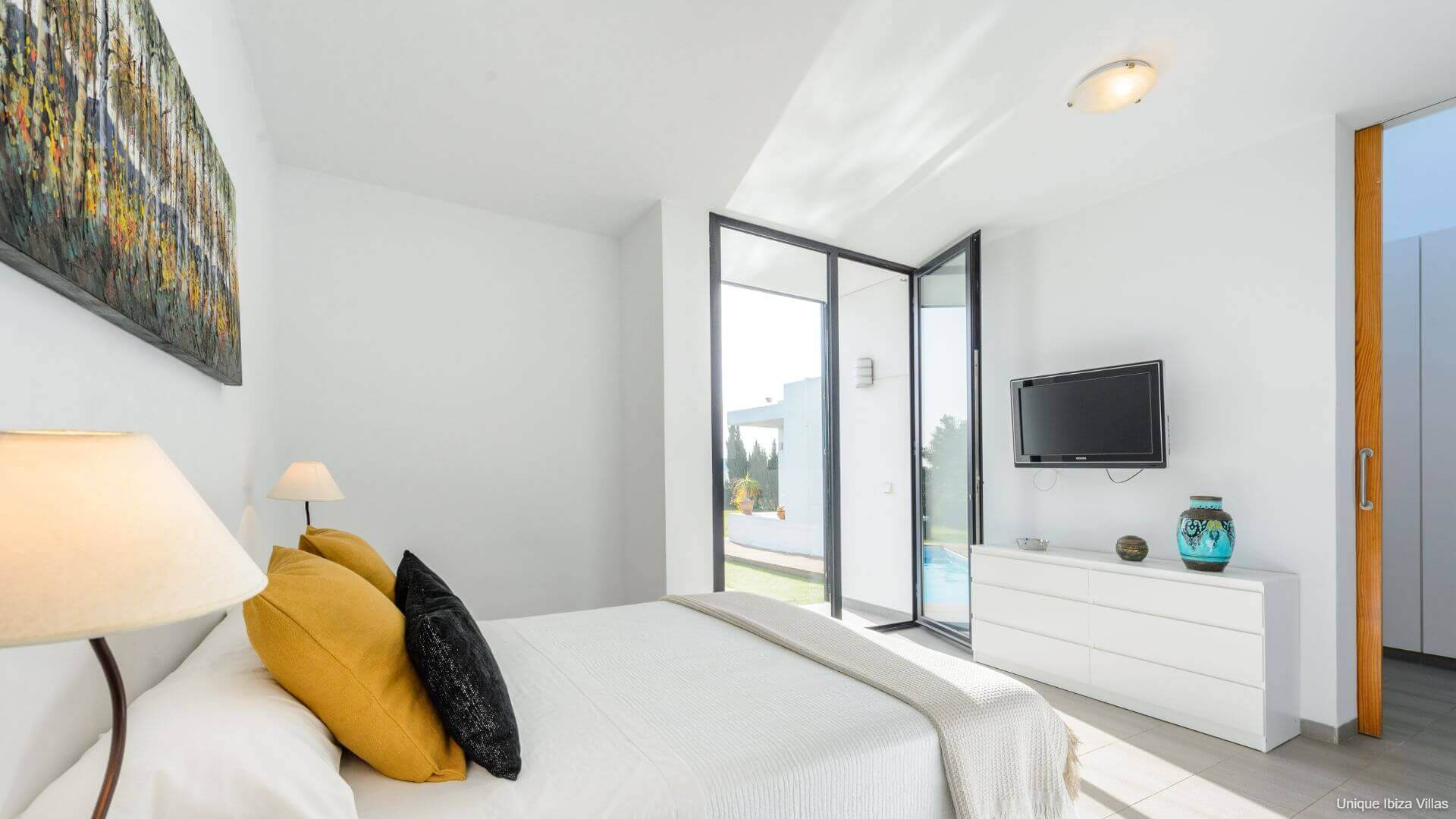VILLA ANUR - 3 Bedrooms - San Jordi Near Playa den Bossa/Ibiza Town