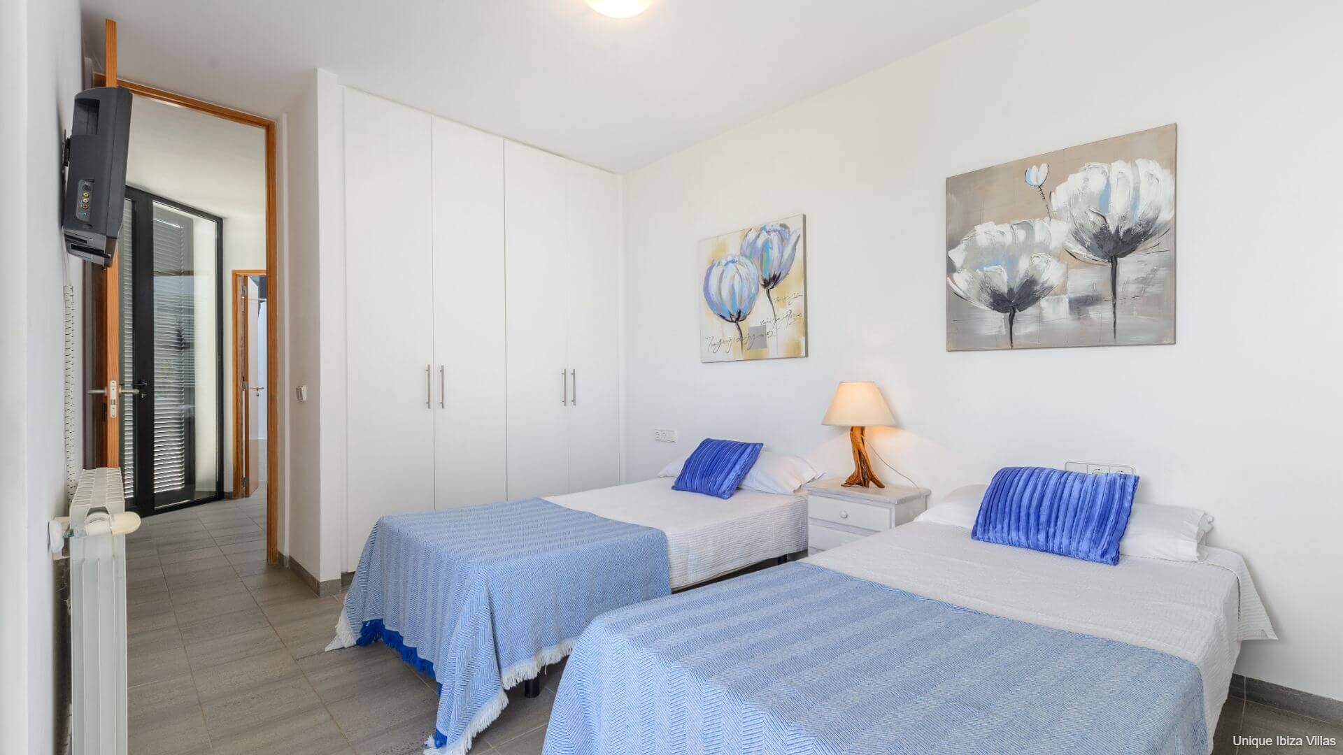 VILLA ANUR - 3 Bedrooms - San Jordi Near Playa den Bossa/Ibiza Town