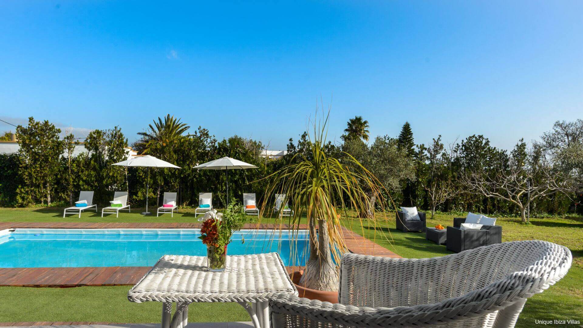 VILLA ANUR - 3 Bedrooms - San Jordi Near Playa den Bossa/Ibiza Town