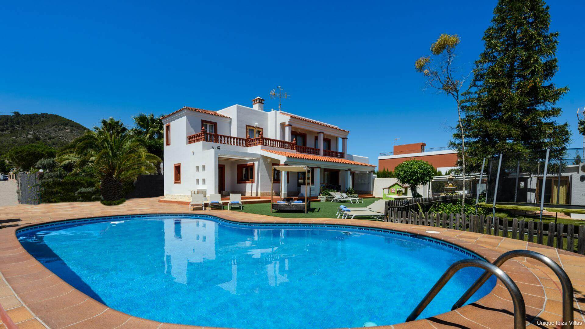 VILLA SA CARROCA - 5 Bedrooms - Sa Carroca Near Playa den Bossa/Ibiza Town