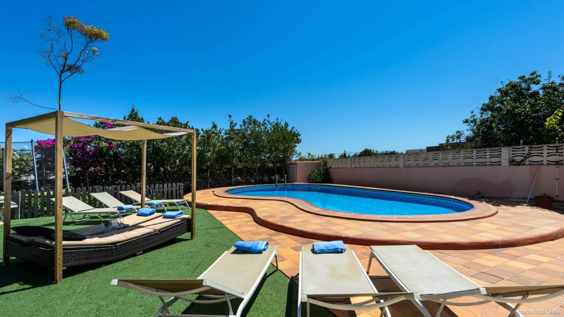 VILLA SA CARROCA - 5 Bedrooms - Sa Carroca Near Playa den Bossa/Ibiza Town