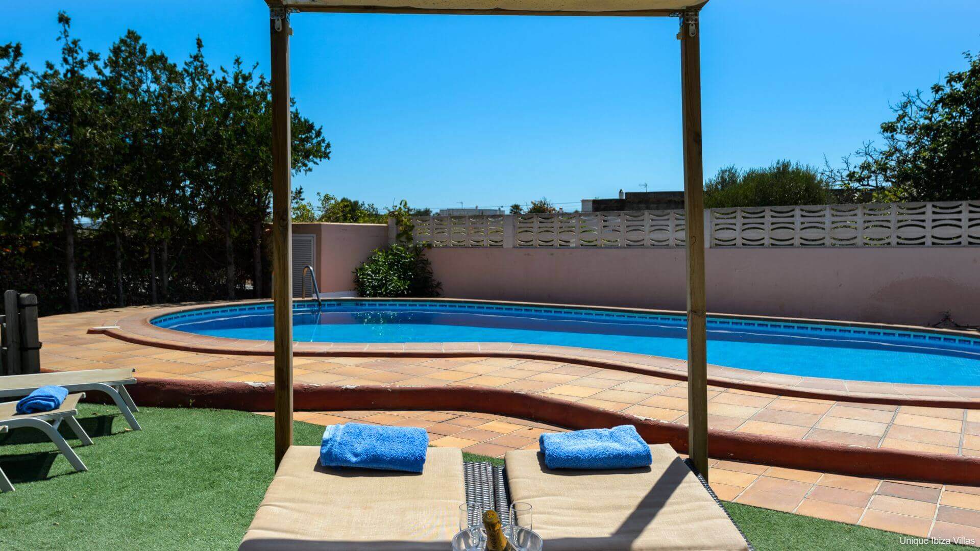VILLA SA CARROCA - 5 Bedrooms - Sa Carroca Near Playa den Bossa/Ibiza Town