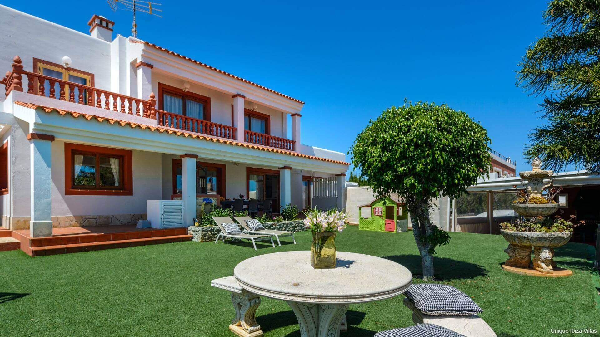 VILLA SA CARROCA - 5 Bedrooms - Sa Carroca Near Playa den Bossa/Ibiza Town