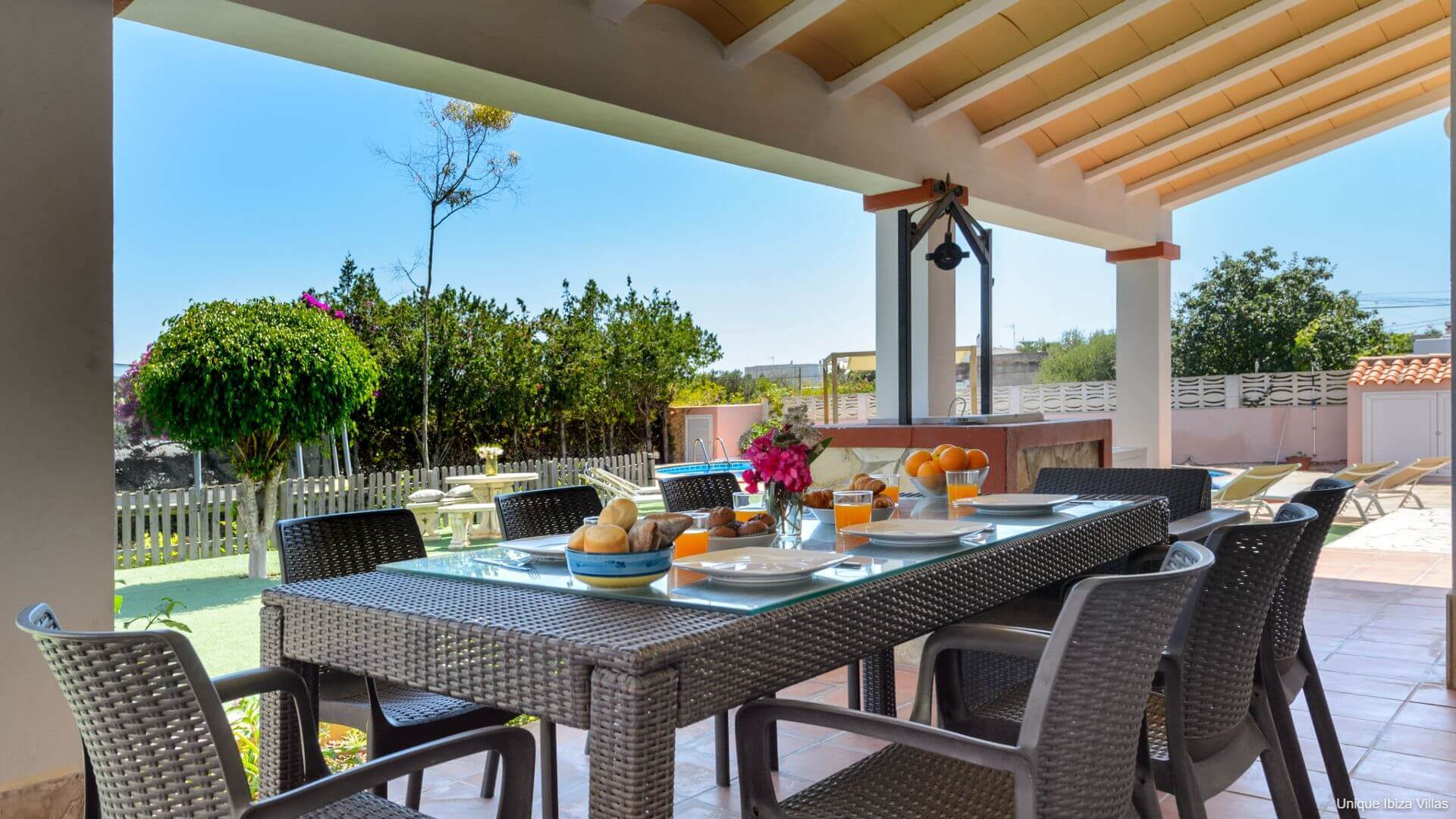 VILLA SA CARROCA - 5 Bedrooms - Sa Carroca Near Playa den Bossa/Ibiza Town