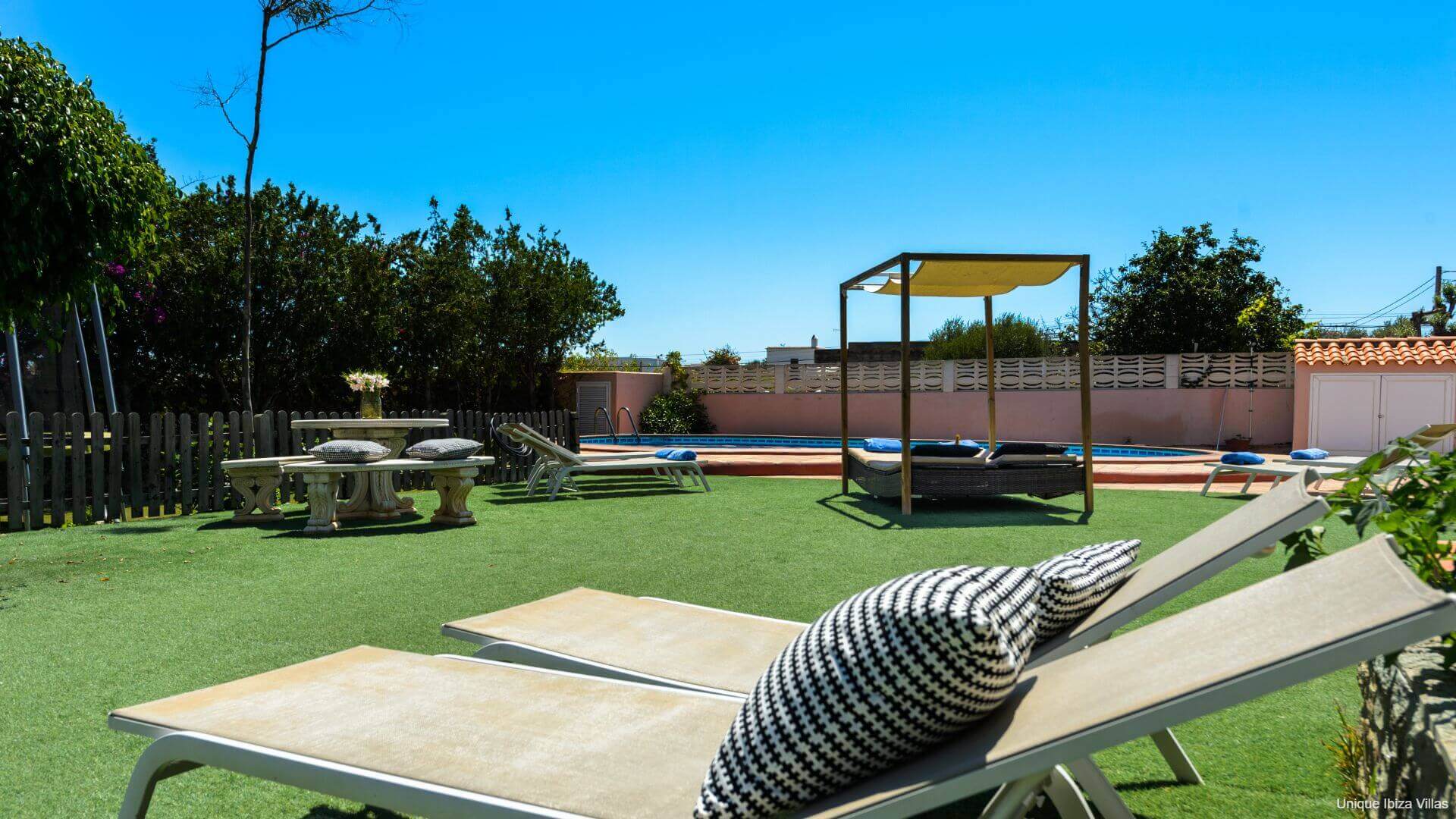 VILLA SA CARROCA - 5 Bedrooms - Sa Carroca Near Playa den Bossa/Ibiza Town