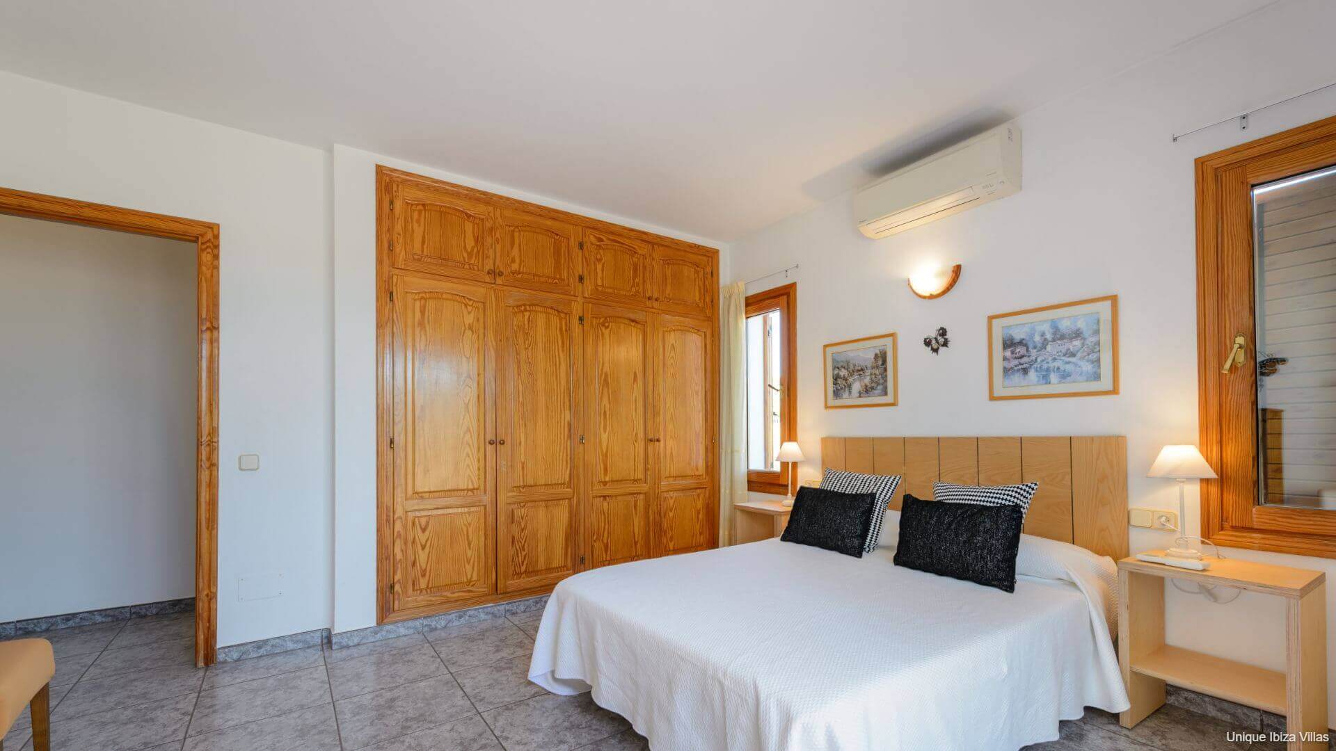 VILLA SA CARROCA - 5 Bedrooms - Sa Carroca Near Playa den Bossa/Ibiza Town