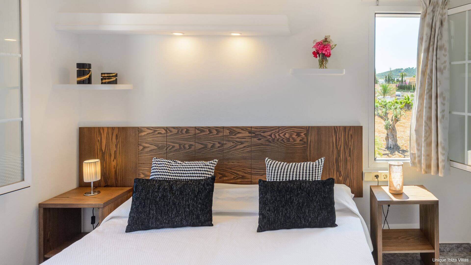 VILLA SA CARROCA - 5 Bedrooms - Sa Carroca Near Playa den Bossa/Ibiza Town
