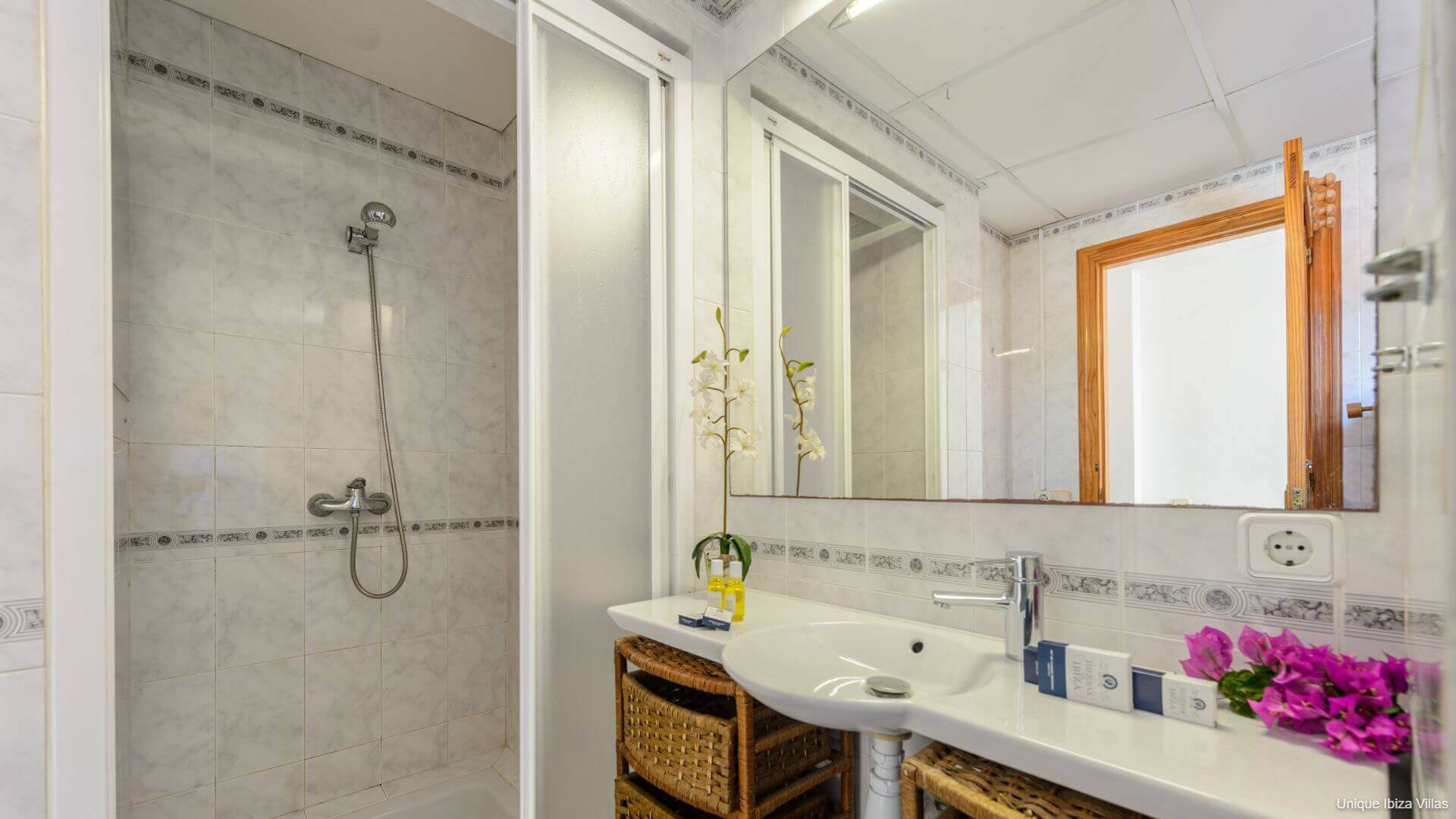 VILLA SA CARROCA - 5 Bedrooms - Sa Carroca Near Playa den Bossa/Ibiza Town