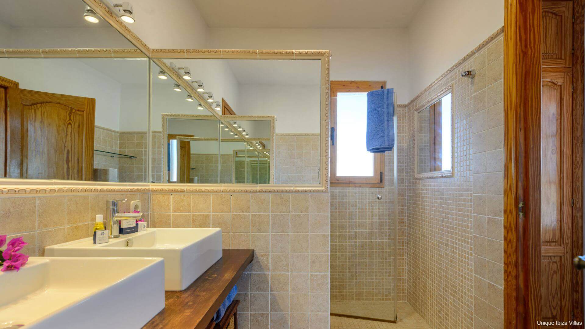 VILLA SA CARROCA - 5 Bedrooms - Sa Carroca Near Playa den Bossa/Ibiza Town