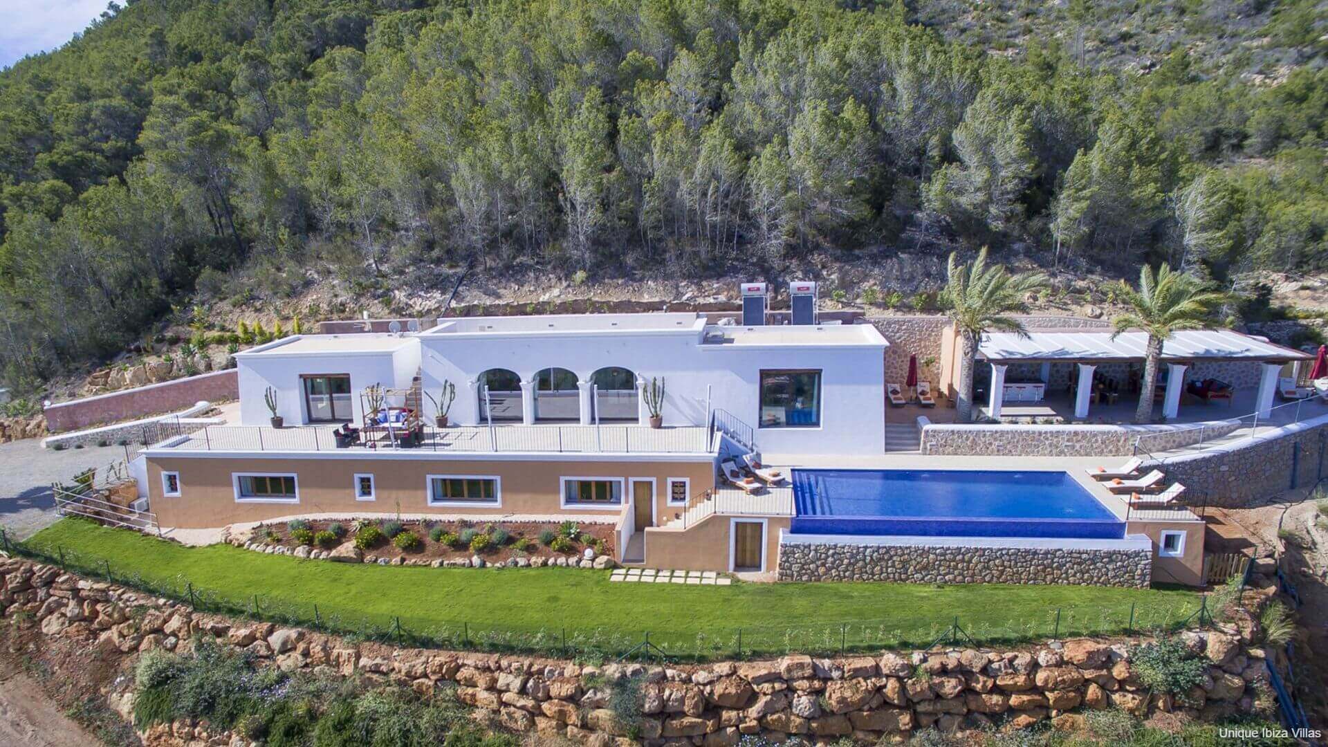 VILLA MORNA - 5 Bedrooms - San Carlos/San Lorenzo (Rural) 