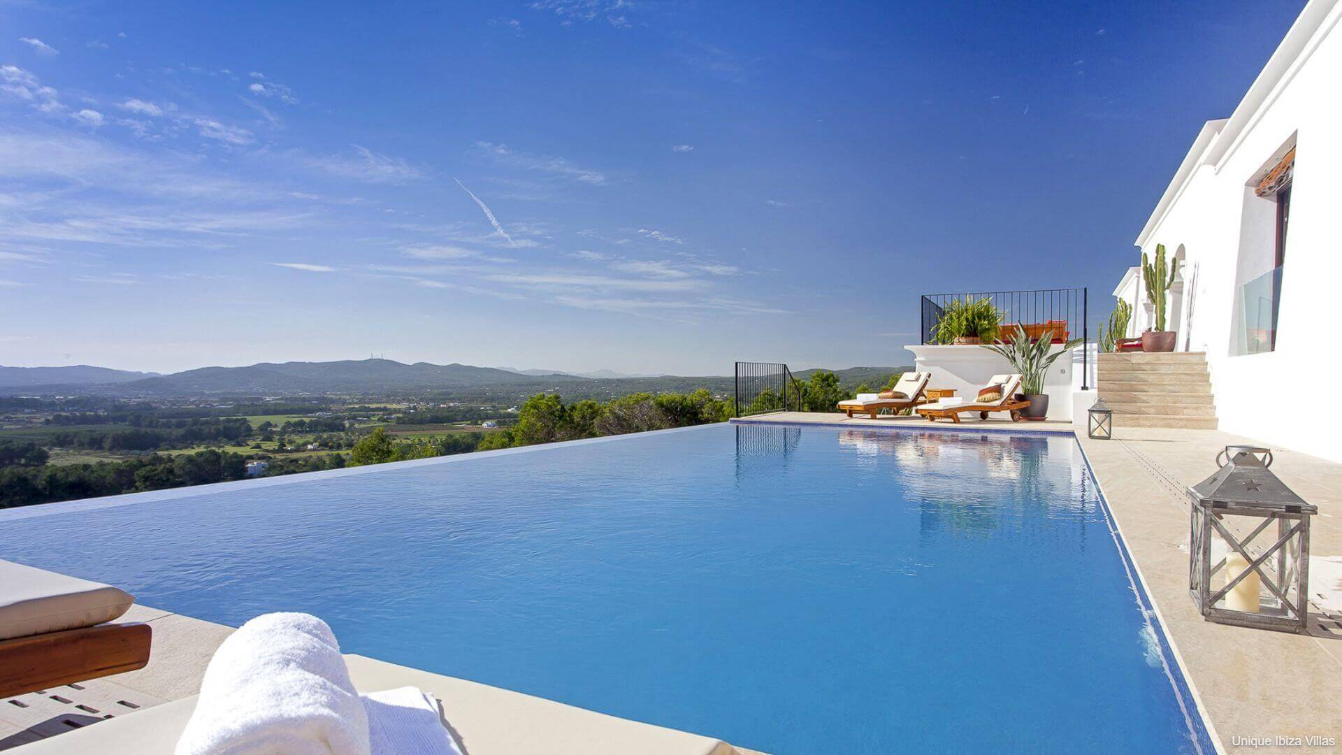 VILLA MORNA - 5 Bedrooms - San Carlos/San Lorenzo (Rural) 
