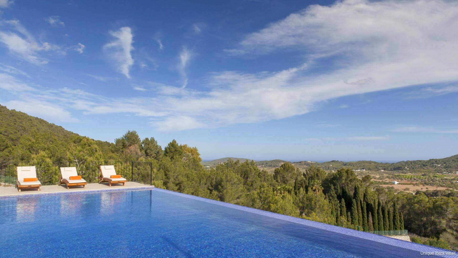 VILLA MORNA - 5 Bedrooms - San Carlos/San Lorenzo (Rural) 