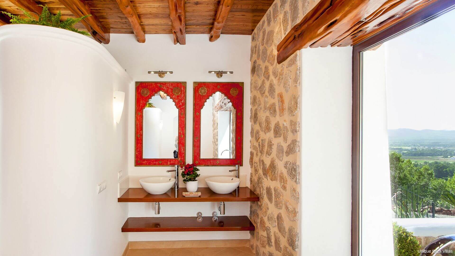 VILLA MORNA - 5 Bedrooms - San Carlos/San Lorenzo (Rural) 