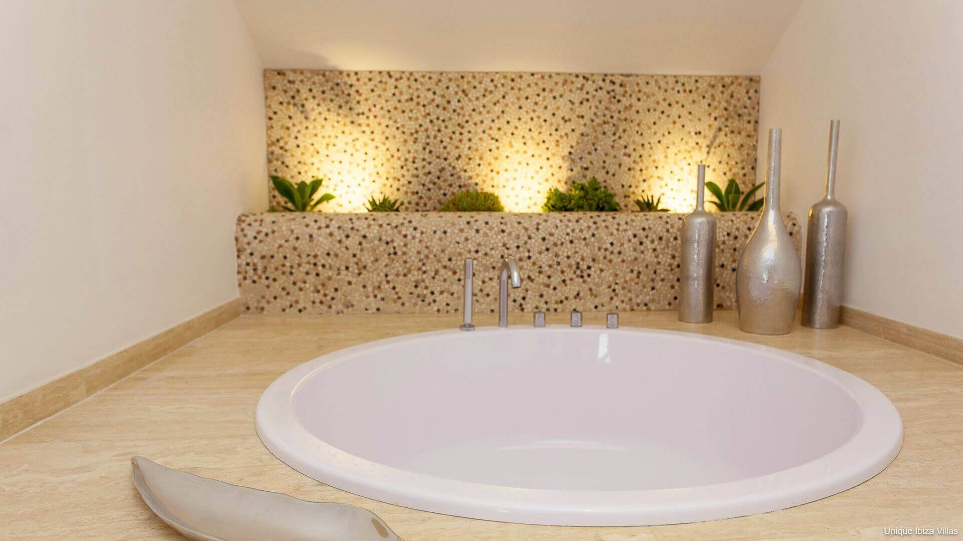 VILLA MORNA - 5 Bedrooms - San Carlos/San Lorenzo (Rural) 
