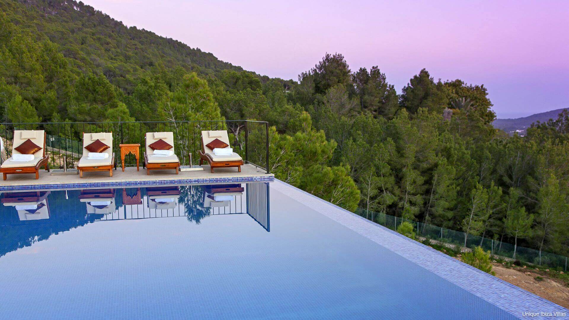 VILLA MORNA - 5 Bedrooms - San Carlos/San Lorenzo (Rural) 