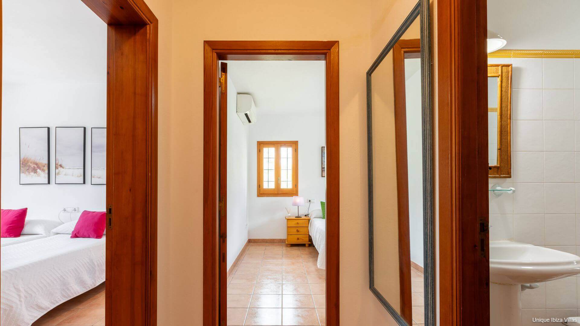 VILLA CAN BASSETES - 3 Bedrooms - Near Jesus/Ibiza Town 