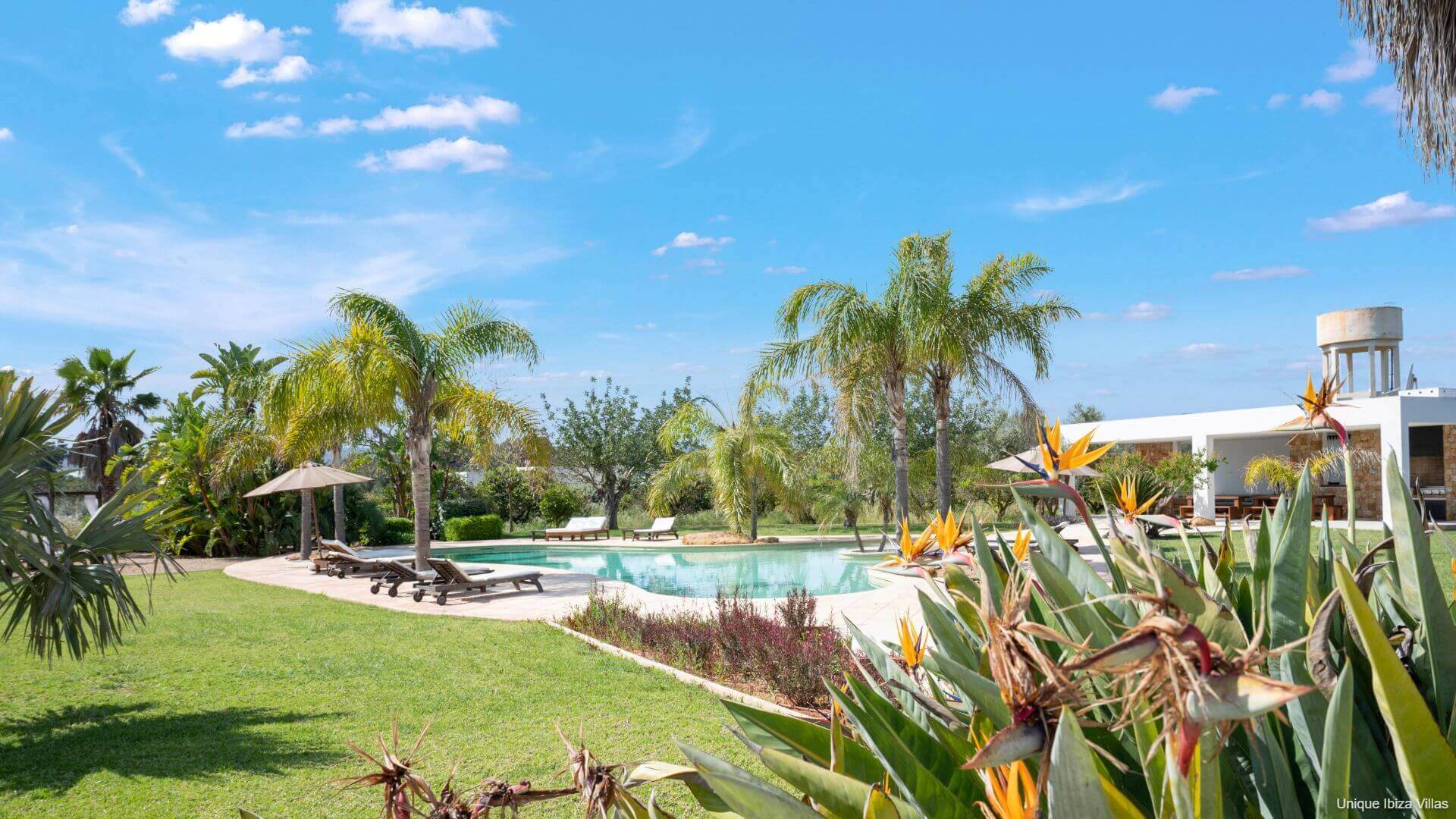 VILLA CAN COSMI - 4 Bedrooms - Es Canar/Cala Nova/Santa Eulalia (Walk To Beach) 