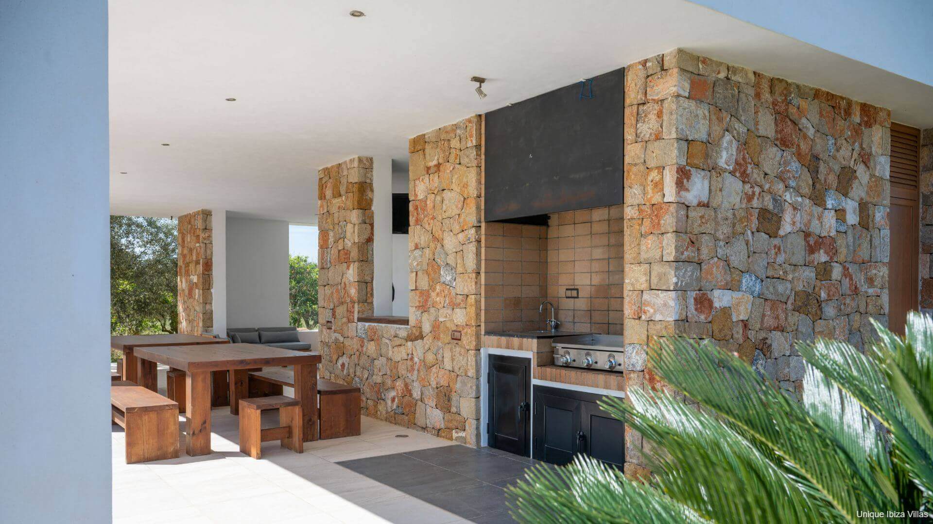 VILLA CAN COSMI - 4 Bedrooms - Es Canar/Cala Nova/Santa Eulalia (Walk To Beach) 