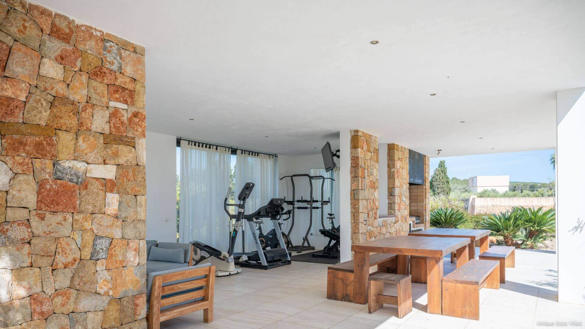 VILLA CAN COSMI - 4 Bedrooms - Es Canar/Cala Nova/Santa Eulalia (Walk To Beach) 