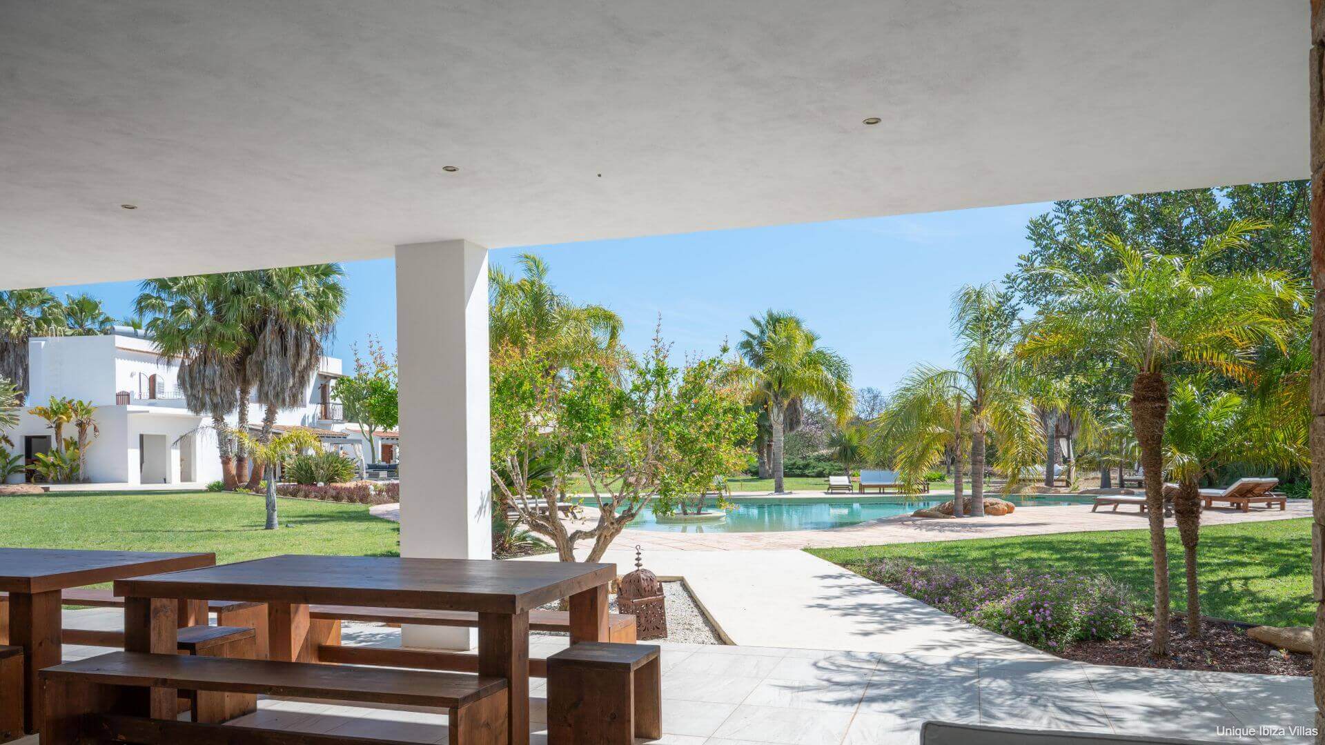 VILLA CAN COSMI - 4 Bedrooms - Es Canar/Cala Nova/Santa Eulalia (Walk To Beach) 