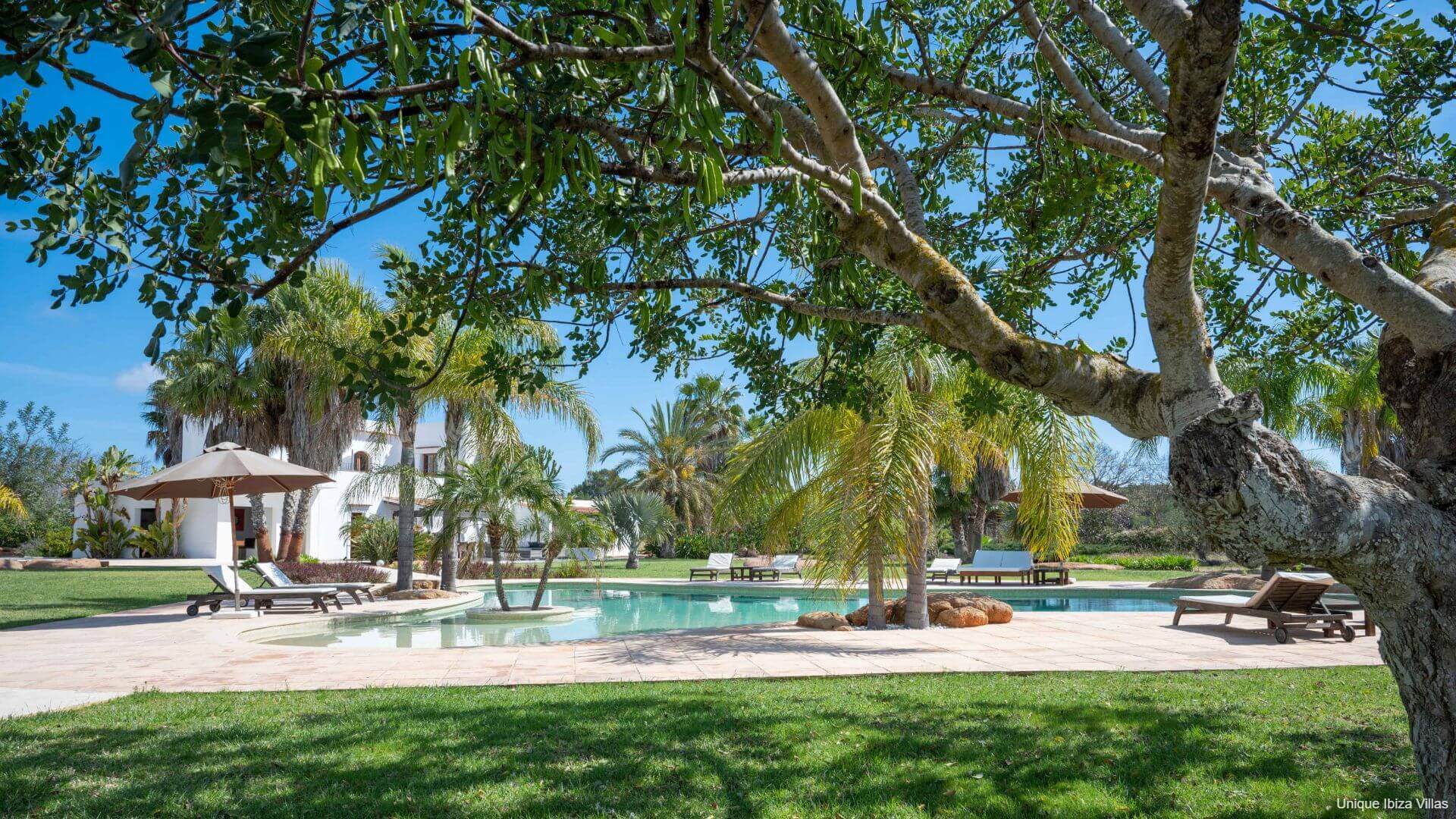 VILLA CAN COSMI - 4 Bedrooms - Es Canar/Cala Nova/Santa Eulalia (Walk To Beach) 