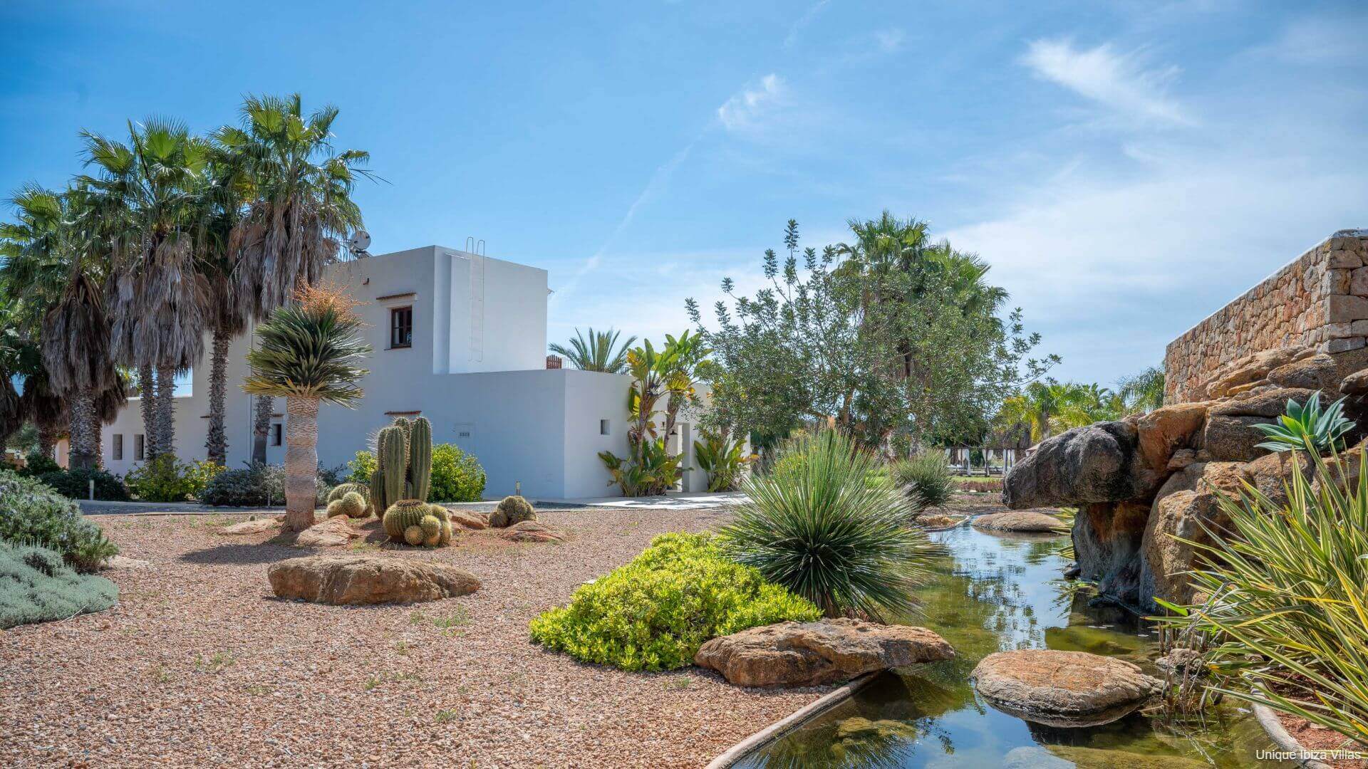 VILLA CAN COSMI - 4 Bedrooms - Es Canar/Cala Nova/Santa Eulalia (Walk To Beach) 